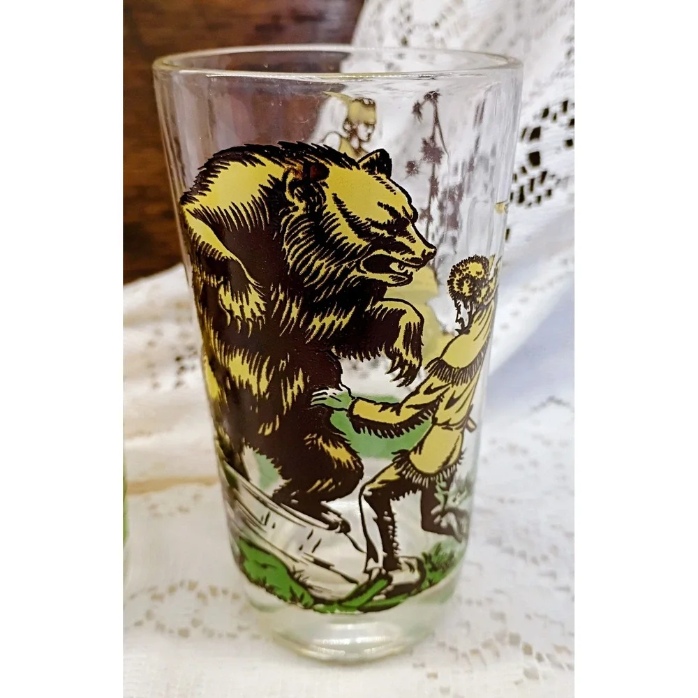 Vintage Davy Crockett Glass Set Indian Fighter Hero of Alamo Bear Canoe 2pc